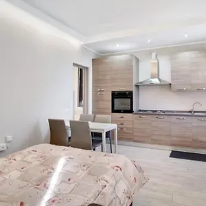 Casa Tiziano Parking Gratuito Zona Centro 15 Min A Piedi San Remo